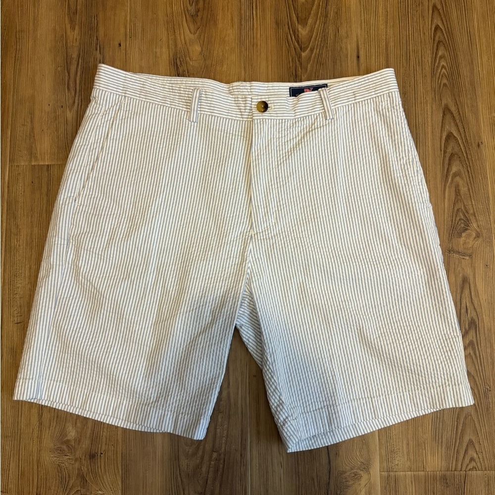 Vineyard Vines Men’s Seersucker Shorts - Picture 3 of 5